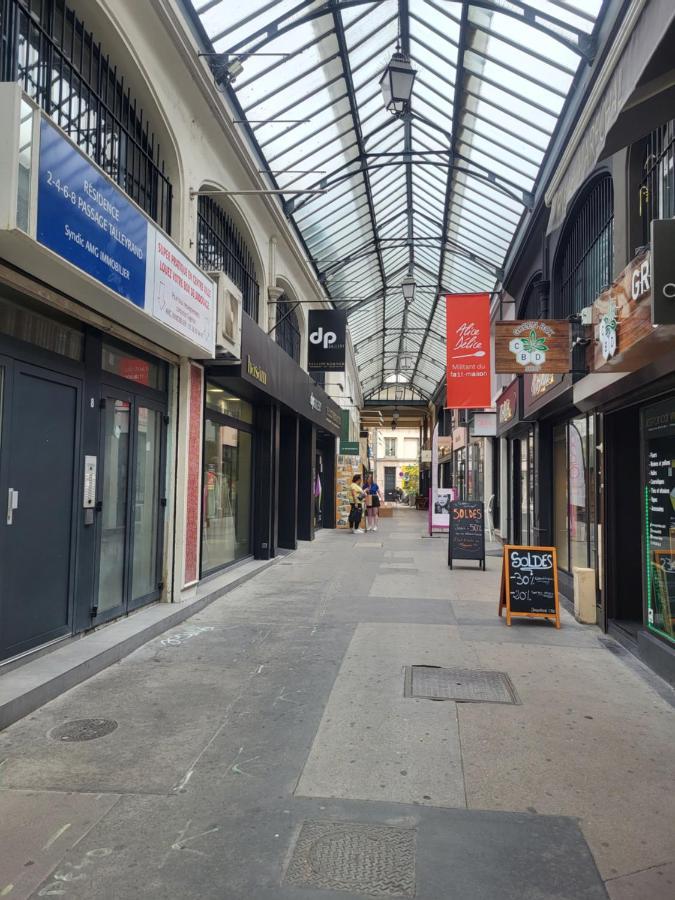 F2 Hypercentre Terrasse Talleyrand Reims Extérieur photo